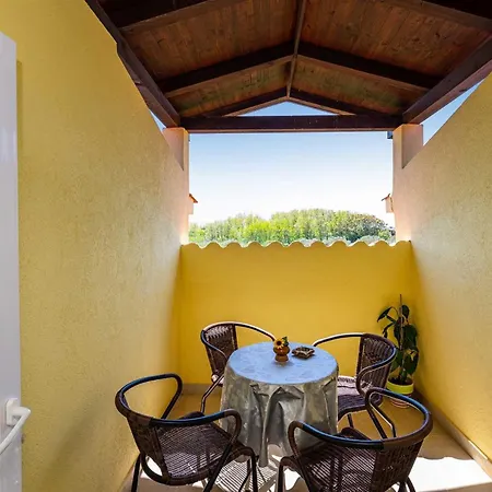 House Simoni With Pool, Zadar County *