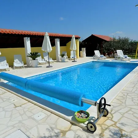 Σπίτι διακοπών House Simoni With Pool, Zadar County Privlaka (Zadar)