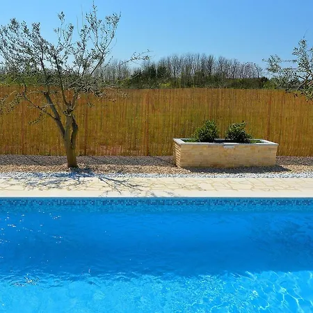 펜션 House Simoni With Pool, Zadar County 프리블라카