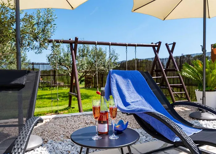 House Simoni With Pool, Zadar County Дом отдыха