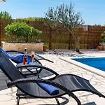 House Simoni With Pool, Zadar County Prázdninový dům