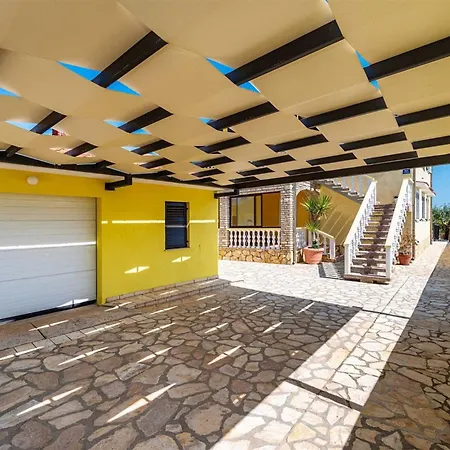 House Simoni With Pool, Zadar County *