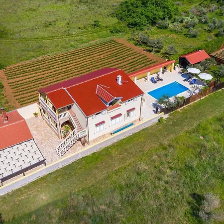 House Simoni With Pool, Zadar County *