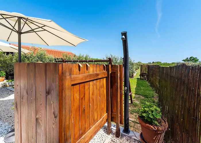 House Simoni With Pool, Zadar County * Privlaka (Zadar)