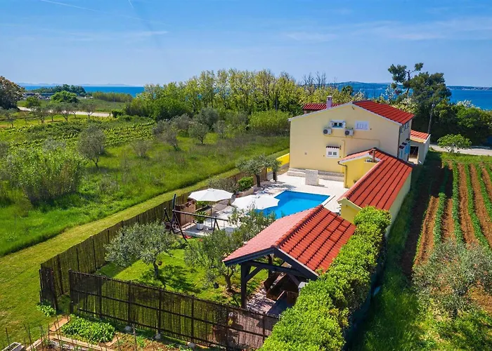 House Simoni With Pool, Zadar County Prázdninový dům