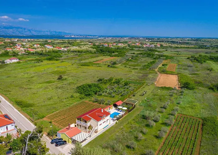 House Simoni With Pool, Zadar County *