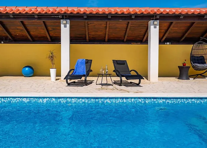 House Simoni With Pool, Zadar County