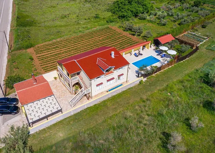 House Simoni With Pool, Zadar County *