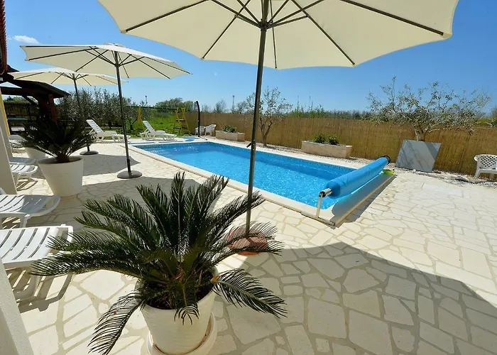 House Simoni With Pool, Zadar County