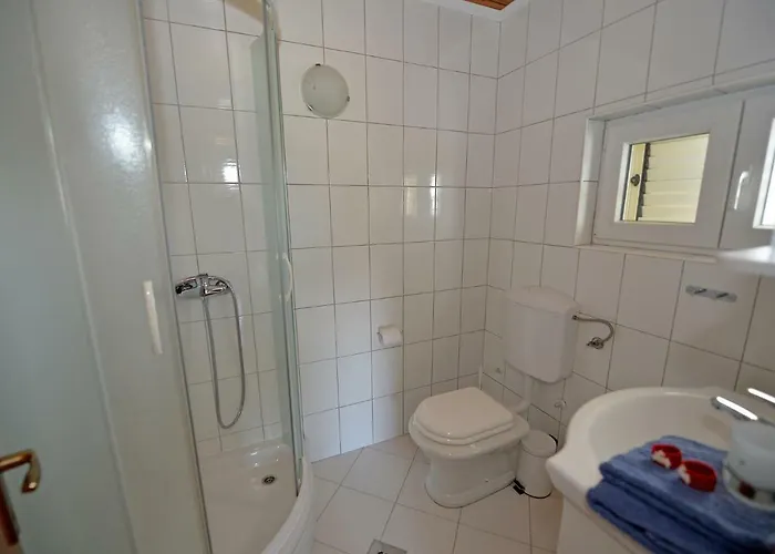 Tatil Evi House Simoni With Pool, Zadar County