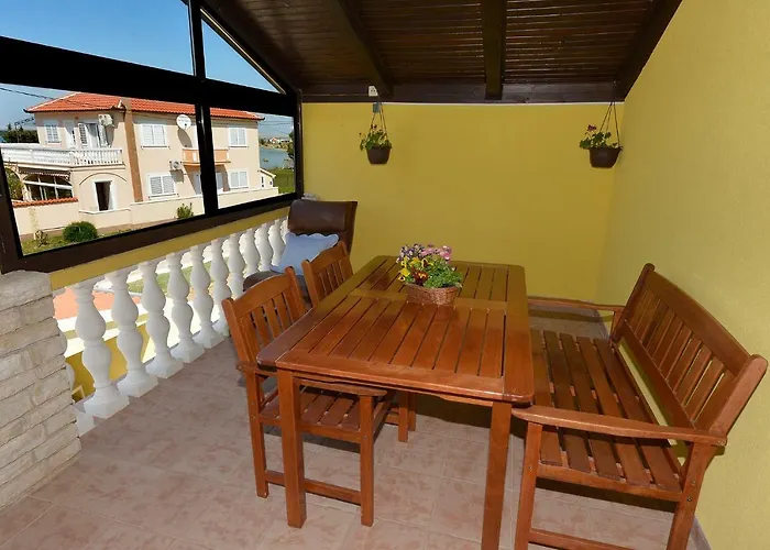 House Simoni With Pool, Zadar County Privlaka (Zadar)