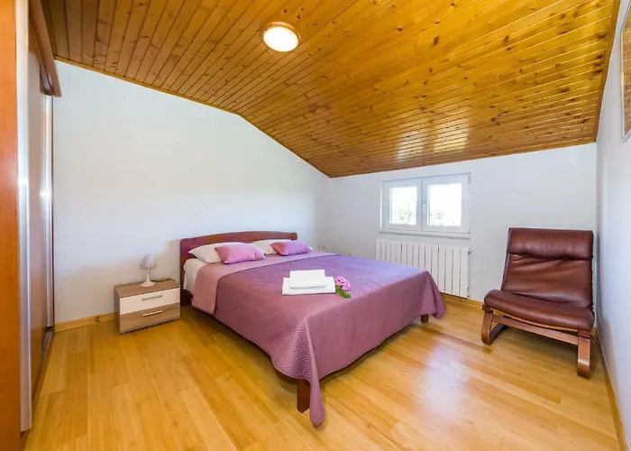 House Simoni With Pool, Zadar County *